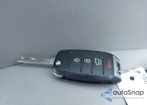 2019 Kia Sportage Lx z USA, uszkodzony, nr VIN KNDPMCAC8K7550912